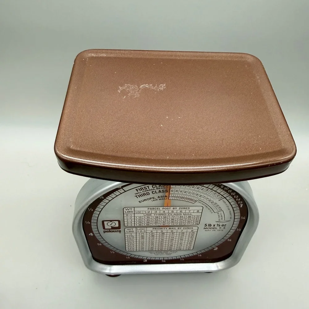 Vintage Pelouze Model Y-5 Postal Scale 5lb Brown Metal 1978 Evanston IL USA